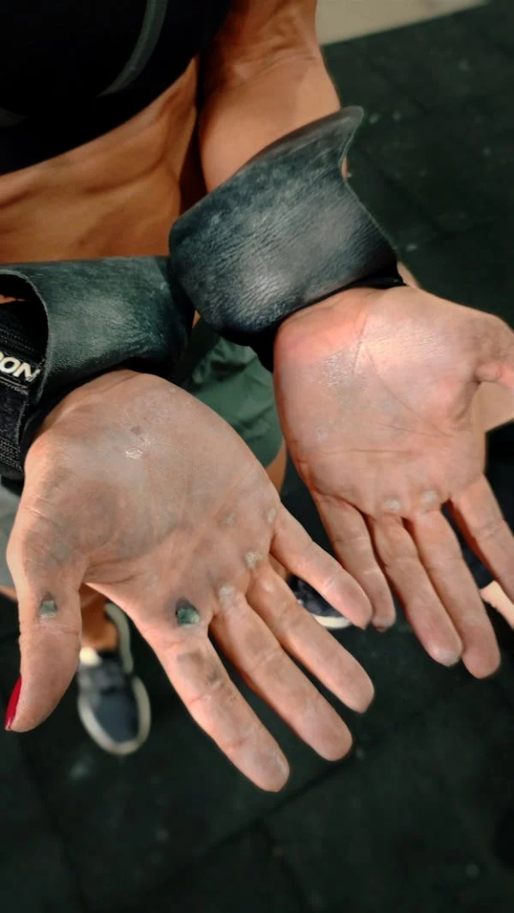 The Ultimate Guide to Weight Lifting Gloves: Benefits, Types, and Uses 2024